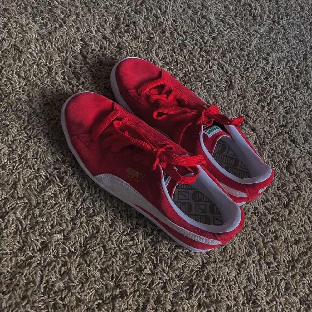 NWOT Puma Sneakers